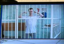 Мосгорсуд оставил под стражей студента Ибрагима Оруджева, обвиняемого в «обучении терроризму» из-за сделанного им фото графика работы военкомата