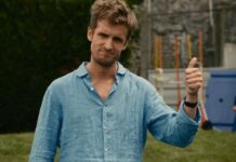 «Это не поцелуй родственника, это проявление чувственности». Суд оштрафовал телеканал START World на 3 млн рублей за пропаганду нетрадиционных отношений