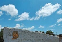 На Кипре уничтожили мемориал Алексею Навальному, установленный мультипликатором Павлом Мунтяном