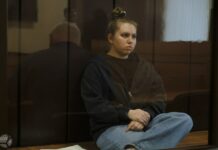 «Я просто хочу вернуться домой, к семье, которая меня ждет и любит» — москвичка, облившая бюллетени зеленкой на президентских выборах, выступила с последним словом