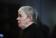 Педиатр Надежда Буянова ударилась головой в автозаке. Несмотря на кровотечение, женщина примет участие в судебном заседании