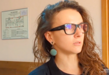 «Сейчас он улыбается, очень рад видеть друзей на судах, это его очень поддерживает», — сестра Сергея Карелина о самочувствии своего брата в заключении