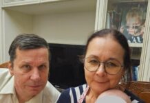 Силовики пришли с обыском к родителям активистки Евгении Чириковой