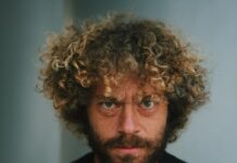 Против блогера Ильи Варламова возбудили уголовное дело за неисполнение обязанностей «иноагента»