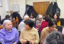 Десятки человек, в том числе представители иностранных дипмиссий и ЕС приехали поддержать Алексея Горинова во Владимирский гарнизонный военный суд