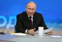 «Прямая линия с Владимиром Путиным» пройдет в четверг, 19 декабря, в 12:00, сообщил корреспондент LifeNews Александр Юнашев со ссылкой на источники в Кремле