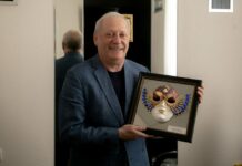 Директора Новосибирского музыкального театра Леонида Кипниса уволили после доносов провоенного актера