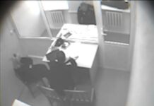 Команда Навального опубликовала незаконно снятые кадры встреч политика с его адвокатами в тюрьме