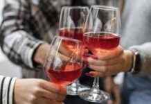 В Госдуме предложили продавать алкоголь только по справке от нарколога на Госуслугах