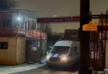 Почти закончилась облава в петербургском арт-пространстве «Явление». Особенное внимание силовики проявили к студентам