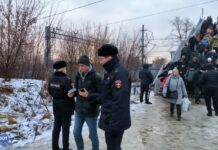 Нескольких аккредитованных в суд журналистов, в том числе нашего корреспондента, задержали в Петушках, где сегодня выносят приговор адвокатам Навального