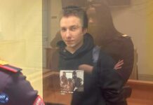 В суде по делу украинца Богдана Богомаза выступила его мама. Она рассказала, что правоохранители били и угрожали ее младшему сыну