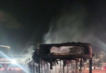 В Израиле в трех пустых автобусах произошли взрывы. Еще две бомбы обезвредили