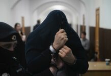 Суд отправил под стражу вице-губернатора Вологодской области Дениса Алексеева и полпреда региона Кирилла Бочарова