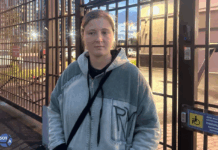 Подругу похищенной чеченки Седы Сулеймановой Лену Патяеву отпустили из полиции с обязательством о явке