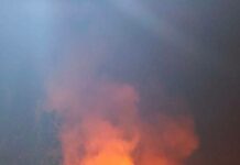 В Ростове-на-Дону после атаки БПЛА горит жилой дом