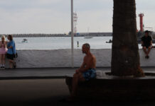 «Полные пляжи, пустые кошельки». Туристический сезон Сочи под атаками дронов