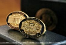 Лукашенко освободил 52 политзаключенных после встречи с представителем Трампа Джо Коулом