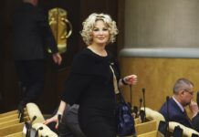 5 лет и 2 месяца заключения запросили экс-депутату Госдумы Марии Максаковой по делу о призывах к деятельности, направленной против безопасности государства, и неисполнении «иноагентских» обязанностей