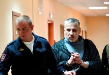 «Подпиши контракт, и мы с этого заработаем»: обвиненный в военных «фейках» Владимир Осипов рассказал, как следователь и оперативники склоняли его уйти на «СВО»