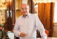 В Москве задержали кулинарного историка Павла Сюткина по делу о «фейках» об армии