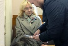 Вокалистку Stoptime Диану «Наоко» Логинову доставили в суд