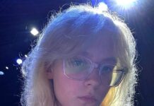 В Петербурге задержали вокалистку группы Stoptime, исполняющую на улицах песни Noize MC, Монеточки и других «иноагентов»