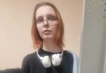 В Петербурге после попытки поджечь участок полиции задержали блогера Диану Чистякову. Она утверждает, что действовала по указаниям телефонных мошенников