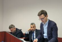 Льва Шлосберга приговорили к 420 часам обязательных работ из-за репостов видео в «ВК» без плашек «иноагента»