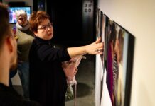 «Как человек проживает свою единственную жизнь в закрытой системе» — в Москве открылась выставка, посвященная жизни в ПНИ