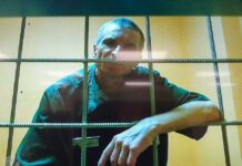 Алексея Горинова снова поместили в ШИЗО — за то, что «не так держал руки»