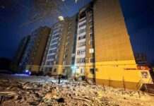 В Твери из-за падения обломков БПЛА на жилой дом один человек погиб, двое пострадали