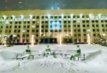 В Нижнем Новгороде возложили цветы в память о Навальном