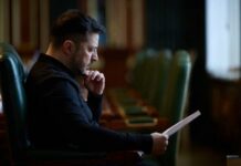 Украина готова обсуждать вывод войск из Донбасса, но Россия должна отступить на сопоставимое расстояние