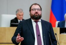 Роскомнадзор замедляет Telegram, потому что иностранные спецслужбы используют мессенджер против российской армии — глава Минцифры Максут Шадаев