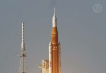 Впервые за 54 года люди отправились к Луне