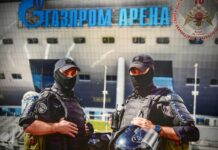 В Москве проходит выставка к 10-летию Росгвардии. Фотографии в экспозиции представлены без подписей и упоминания авторов