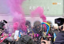 Pussy Riot устроили на Венецианской биеннале акцию в поддержку Украины