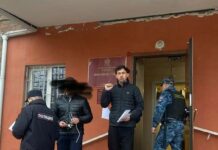 Из спецприемника в неизвестном направлении увезли главу иркутского «Яблока», заявителя митинга против интернет-блокировок