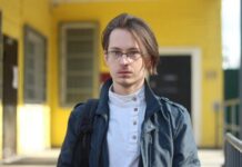 Активиста, задержанного на Болотной площади с российским флагом, оштрафовали на 15 тысяч рублей