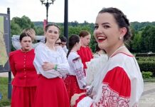 «Война закончится, все будем счастливы. С победой нас будущей!»; «Мы талантливее, мы сильнее, мы душевнее»; «Мне не стыдно ни за что» — чего стыдятся и чем гордятся россияне в День России