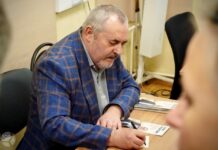 Борис Надеждин приехал в суд Долгопрудного