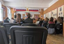 Не менее 50 человек задержаны у здания Верховного суда в Москве