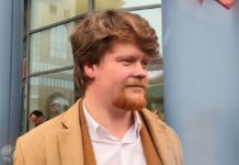 Адвоката Леонида Соловьева оштрафовали за «дискредитацию армии» из-за поздравления Путина с днем рождения