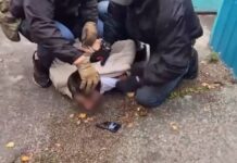 Правозащитники выяснили, как ФСБ снимает постановочные видео задержаний и признаний
